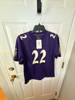 Nike Baltimore Ravens Derrick Henry #22 Purple Youth Football Jersey Size L